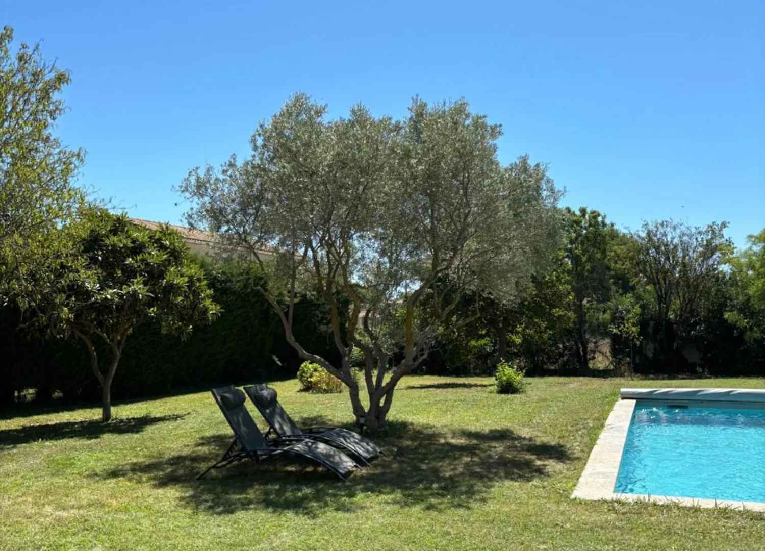 Studio En Provence Avec Piscine La Barben Apartament